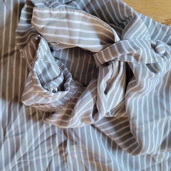 Torrid Striped Long Roll Tab Sleeve Blouse Size 0 Womens Top Large - Picture 5 of 5